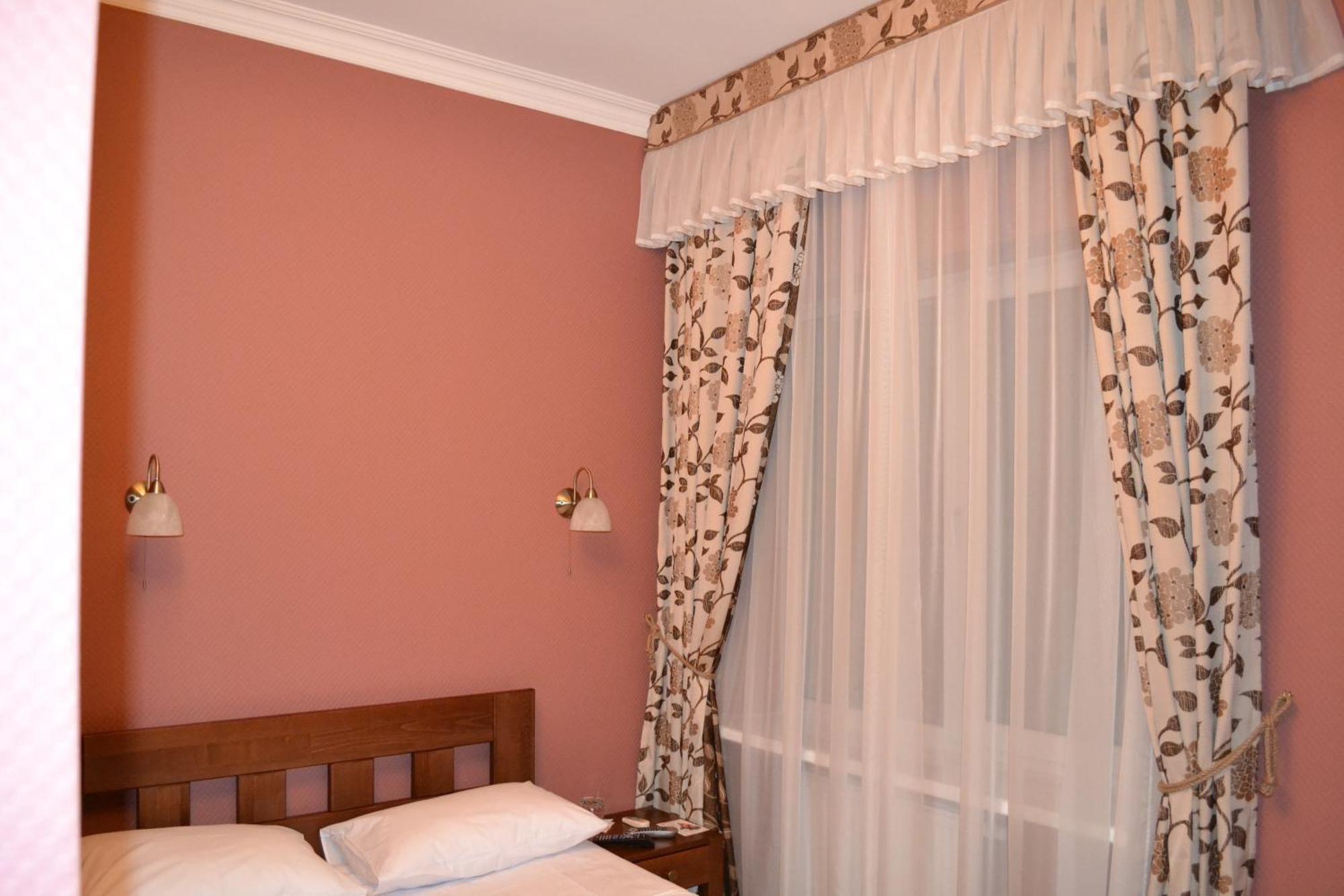 Zolota Forel Hotel Korostov Стая снимка